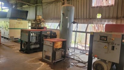 SCREW COMPRESSORY & DRIER 25 HP - Hardware Used at 7Hill Asset Liquidation